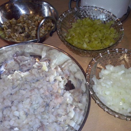 Krok 2 - Tatar ze śledzia foto