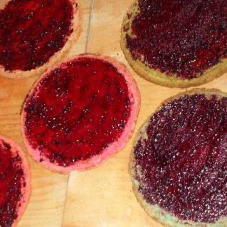 Krok 3 - Tęczowy tort z cytrynowym kremem foto