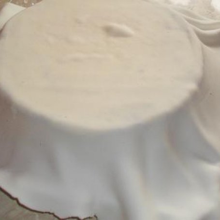 Krok 5 - Tęczowy tort z cytrynowym kremem foto