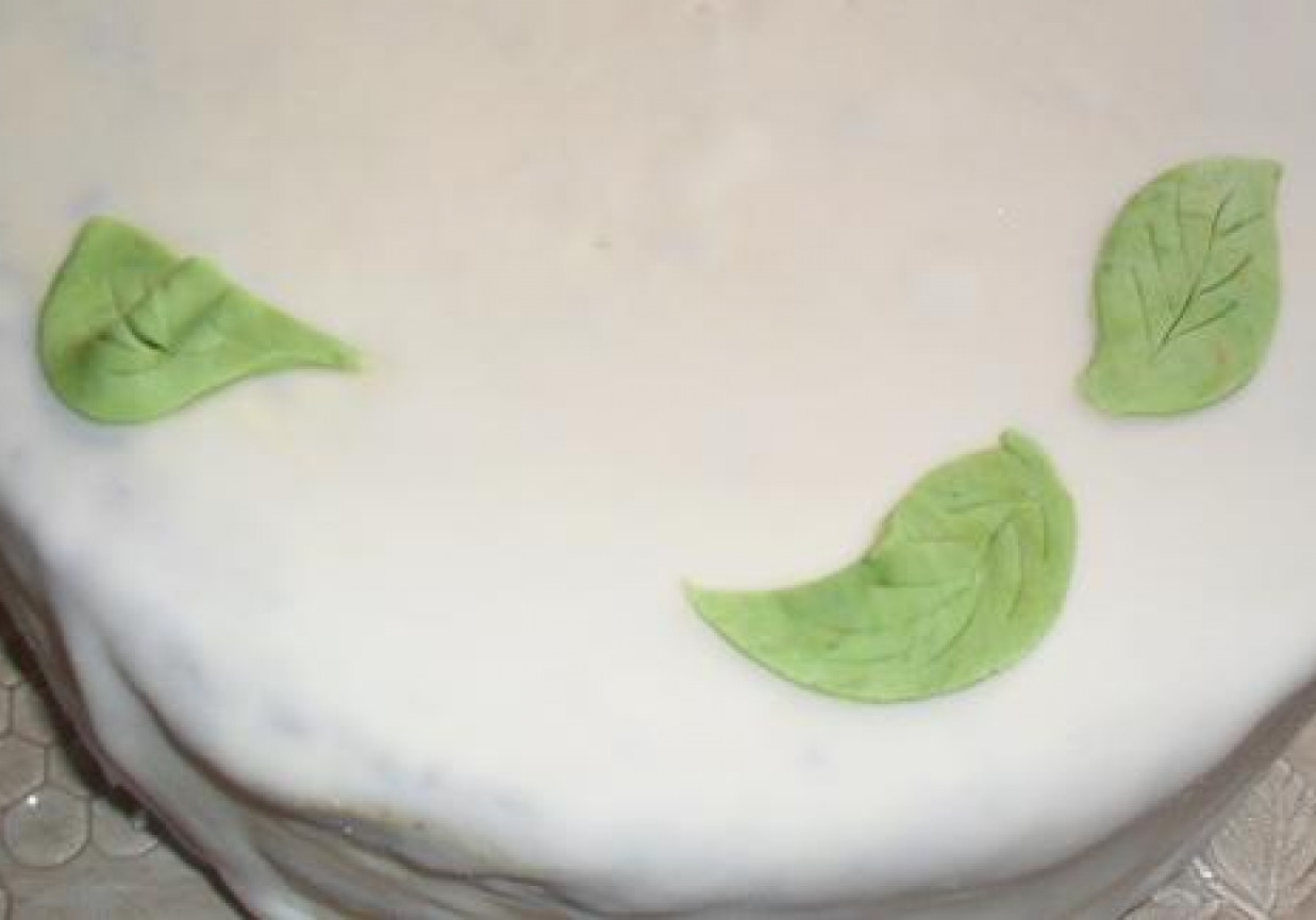 Tęczowy tort z cytrynowym kremem foto