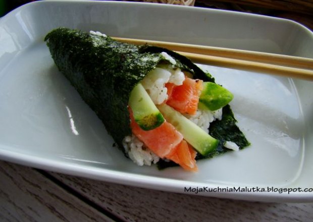 Fotografia przedstawiająca Temaki sushi  po mojemu