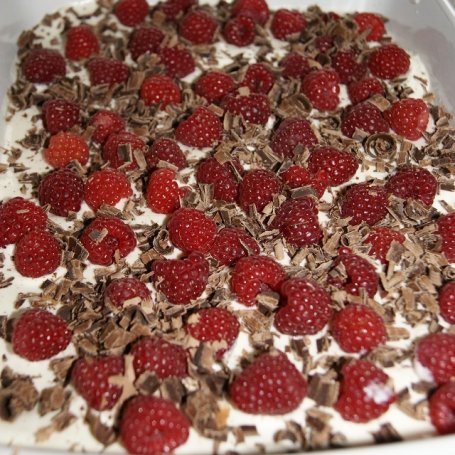Krok 3 - Tiramisu z malinami foto