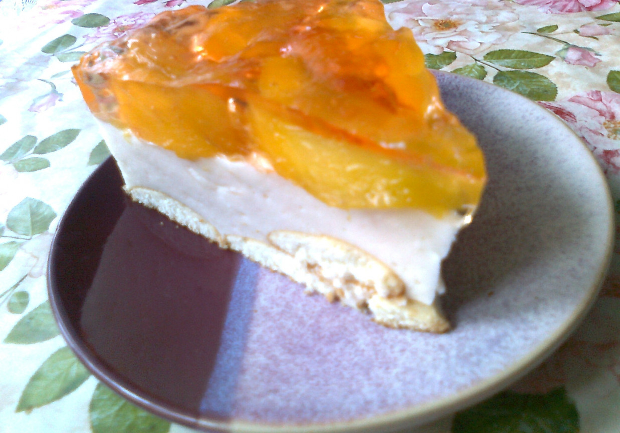 Torcik brzoskwiniowy bez pieczenia foto