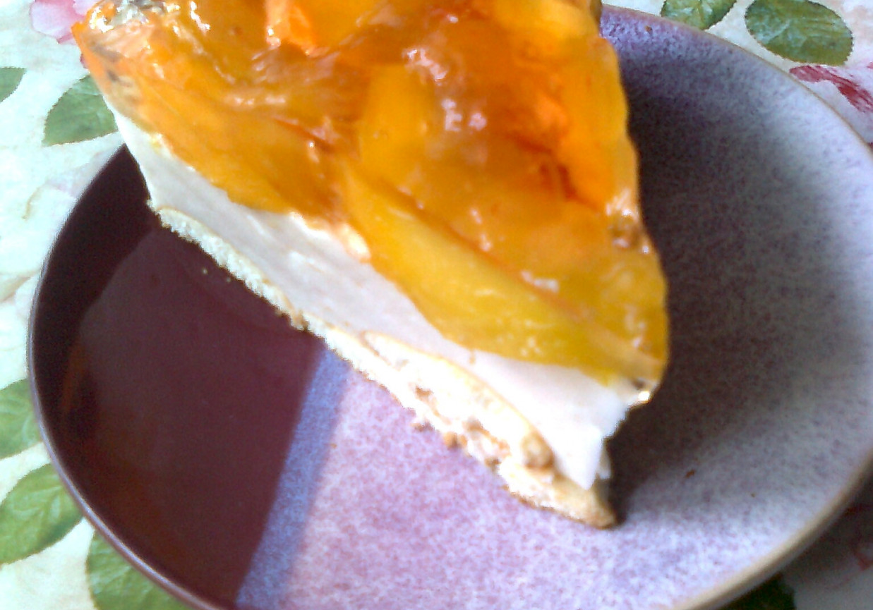 Torcik brzoskwiniowy bez pieczenia foto