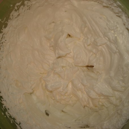 Krok 9 - Torcik jogurtowy z mandarynkami  foto