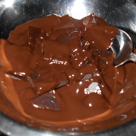 Krok 12 - Torcik makaronowy z czekoladą i galaretką foto
