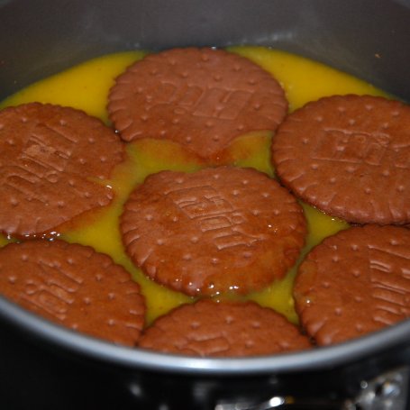 Krok 2 - Torcik pomarańczowo chałwowy foto