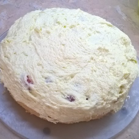 Krok 9 - Torcik truskawkowy z masą budyniową Zewy foto