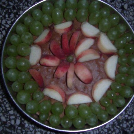 Krok 4 - Torcik z masą ajerkoniakową, galaretką i owocami foto