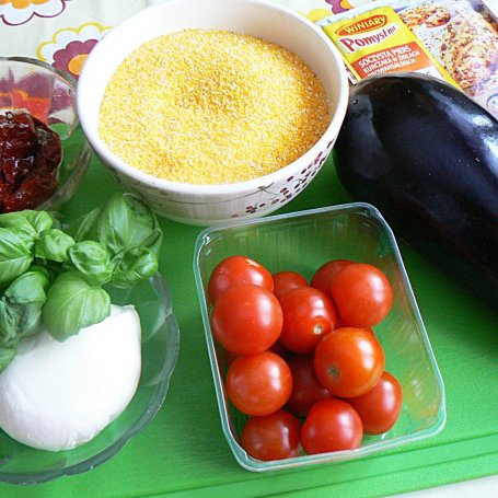 Krok 1 - Torcik z polenty nadziewanej suszonymi pomidorami foto
