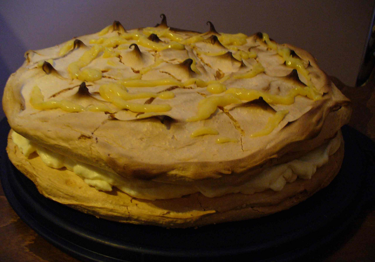Tort bezowy z kremem cytrynowym foto