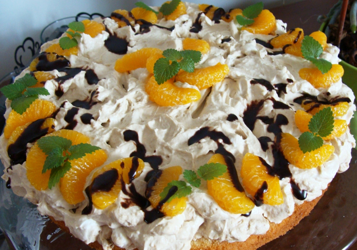 Tort cappucino z mandarynkami foto
