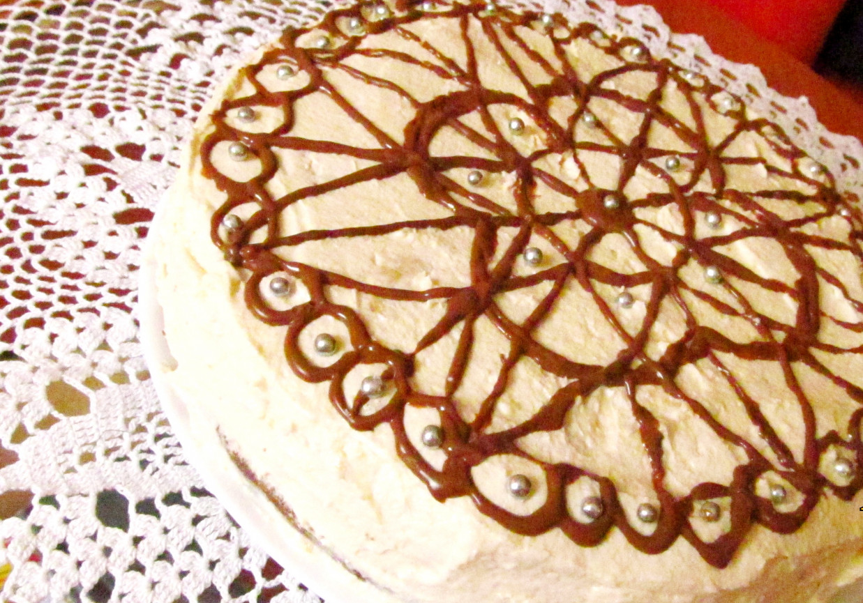 Tort chałwowo-waniliowy z bezą foto