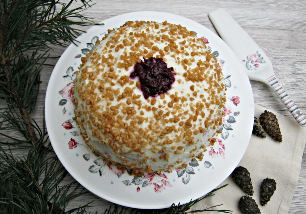 Tort chałwowo - wiśniowy foto