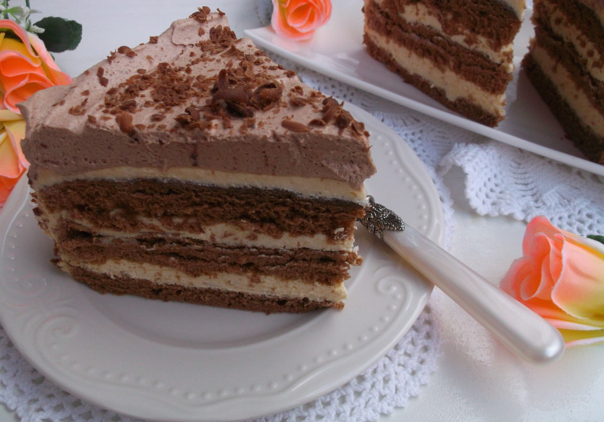 Tort czekoladowo - chałwowy. foto