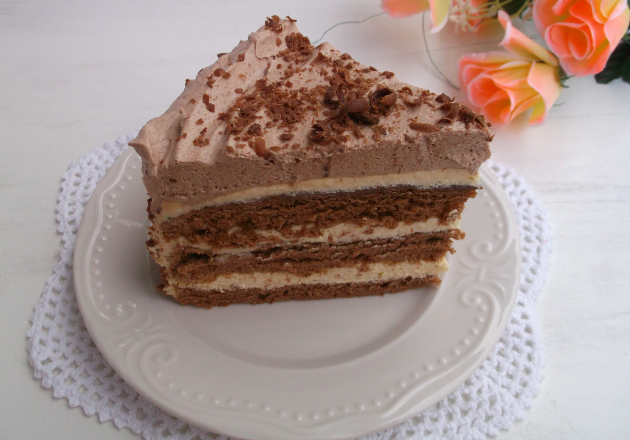 Tort czekoladowo - chałwowy. foto