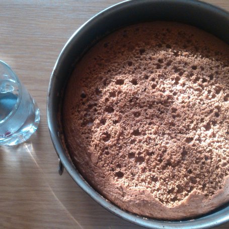 Krok 4 - tort czekoladowo-gruszkowy foto