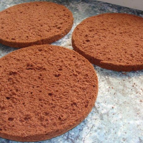 Krok 2 - Tort czekoladowo-kawowy z powidłami śliwkowymi foto