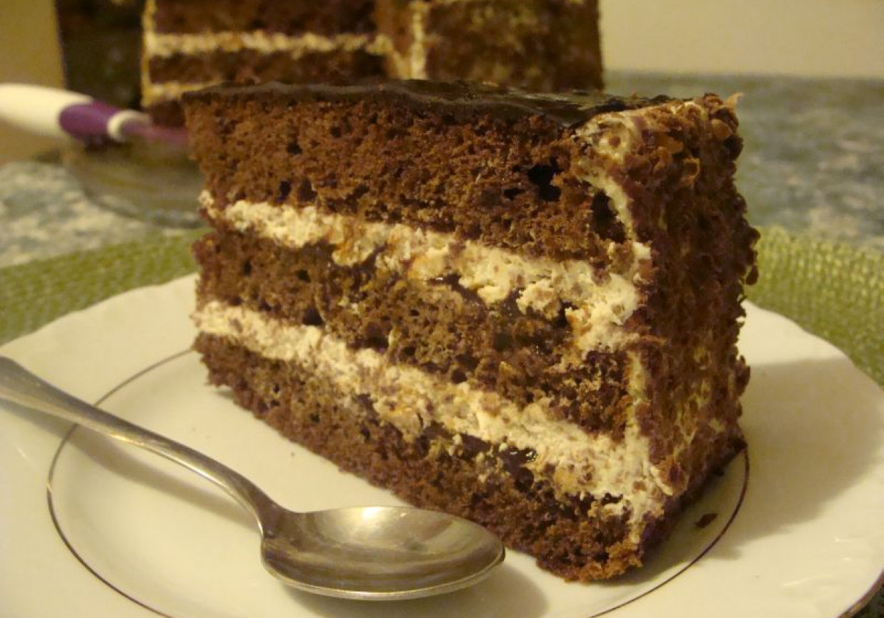 Tort czekoladowo-kawowy z powidłami śliwkowymi foto
