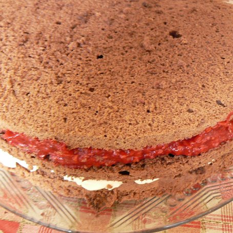 Krok 6 - Tort czekoladowo malinowy foto
