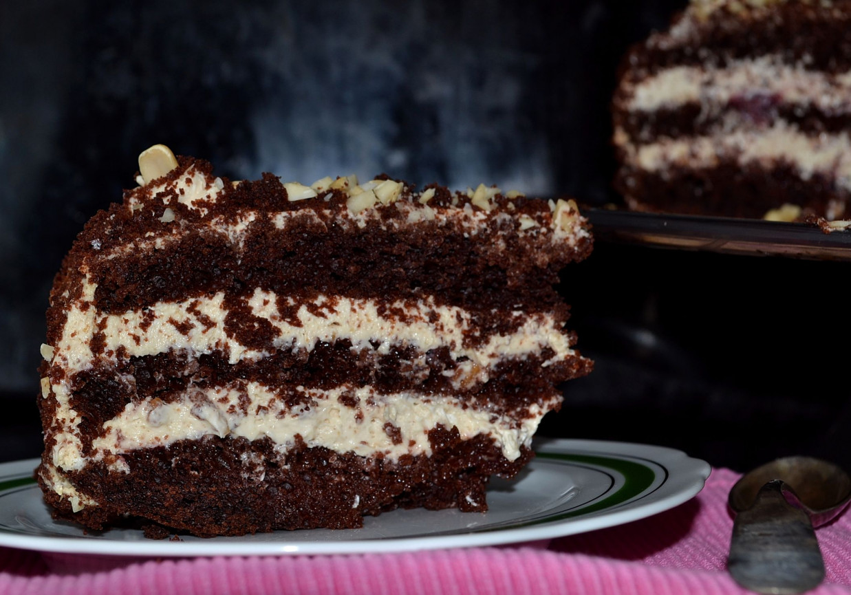 Tort czekoladowo-orzechowy foto