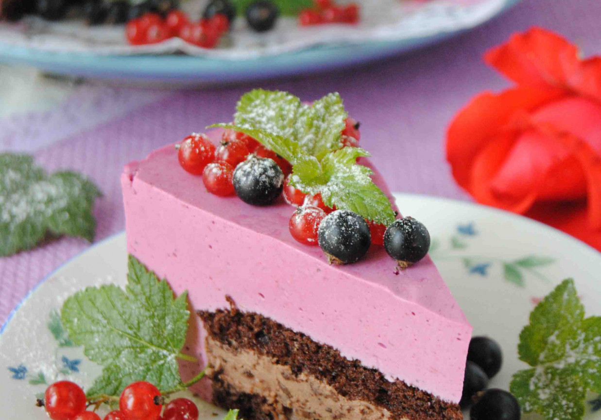 Tort czekoladowo- porzeczkowy foto