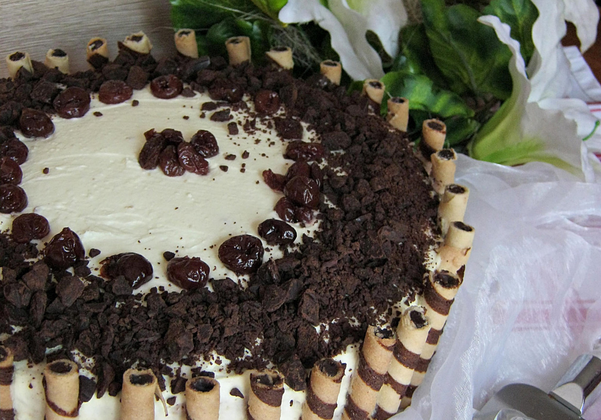 Tort czekoladowo - wiśniowy foto