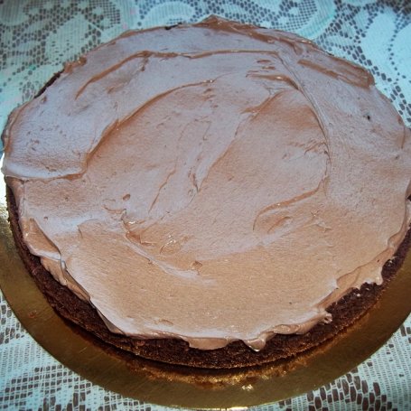 Krok 2 - Tort czekoladowo-orzechowy z kulkami kokosowymi foto