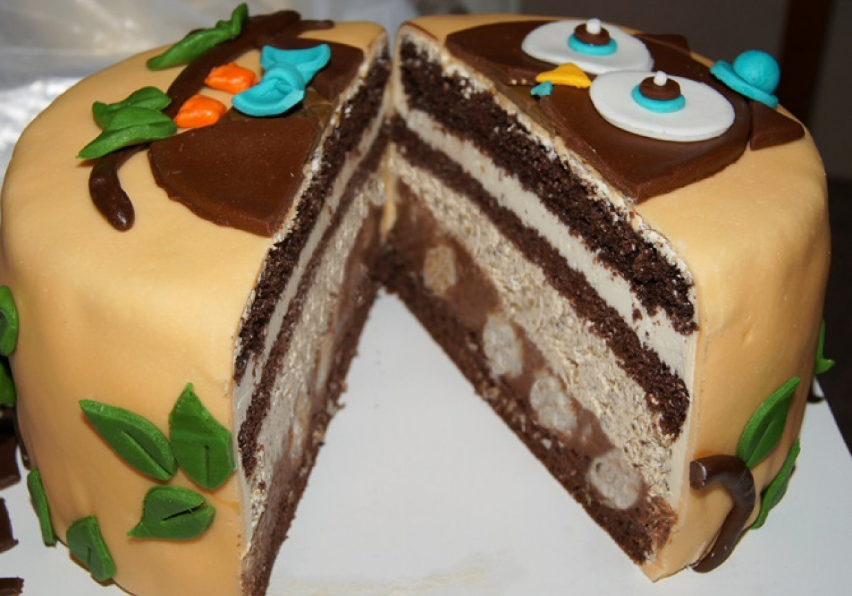 Tort czekoladowo-orzechowy z kulkami kokosowymi foto