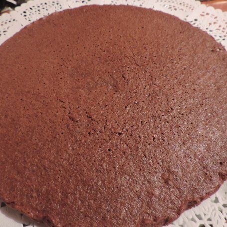 Krok 2 - Tort czekoladowy z Malteserami foto