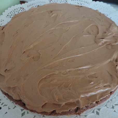 Krok 4 - Tort czekoladowy z Malteserami foto