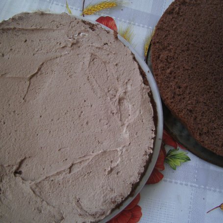 Krok 4 - Tort czekoladowy z owocami foto