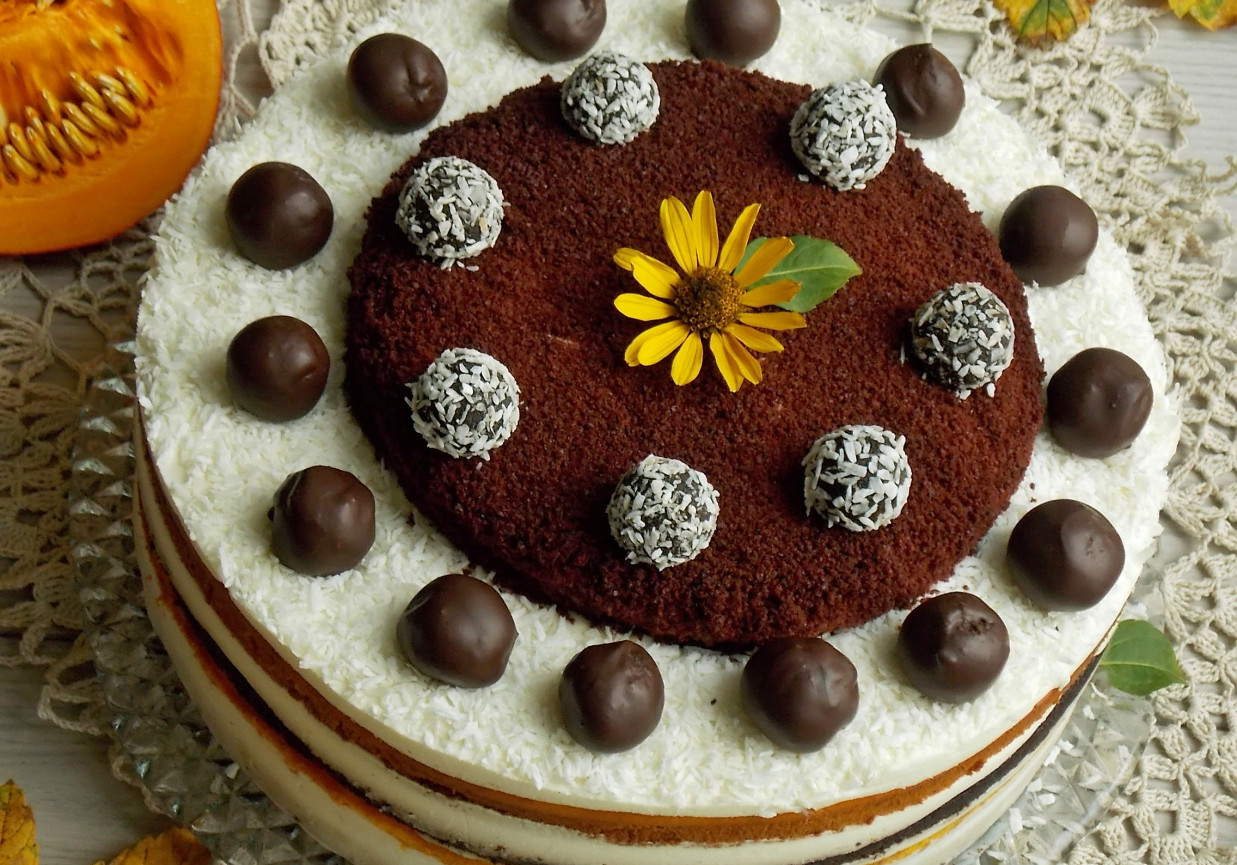 Tort czekoladowy z sernikiem dyniowym foto
