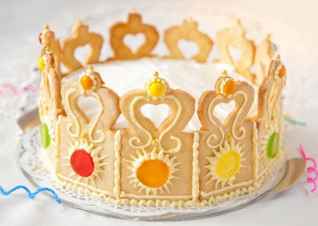 Fotografia przedstawiająca Tort dla małej księżniczki- KORONA