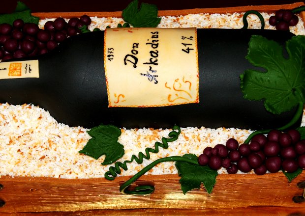 Fotografia przedstawiająca Tort dla prawdziwego konesera wina