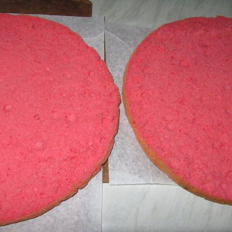 Krok 2 - Tort hello Kitty foto