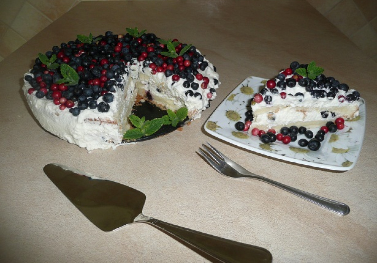 Tort jagodowy z borówkami foto