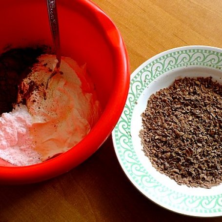 Krok 3 - Tort kakaowo - czekoladowy foto