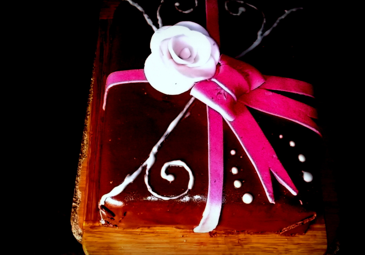 Tort kakaowy z musem czekoladowym foto
