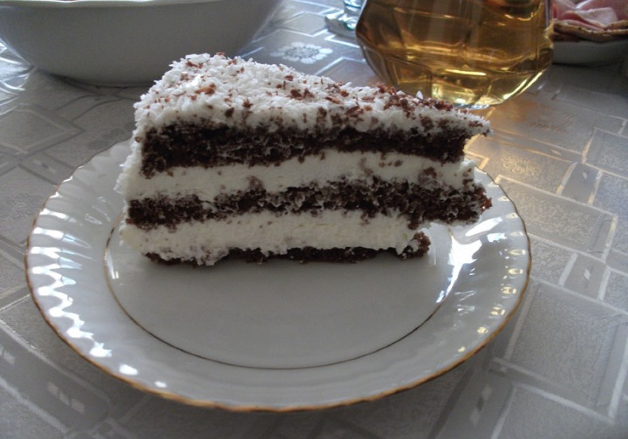 Tort kakaowy ze smietana foto
