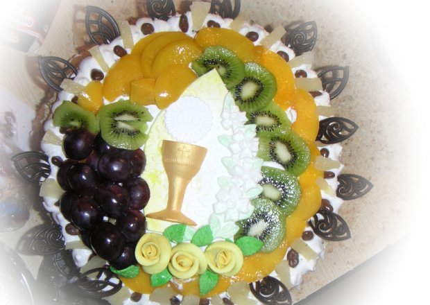 Fotografia przedstawiająca tort komunijny