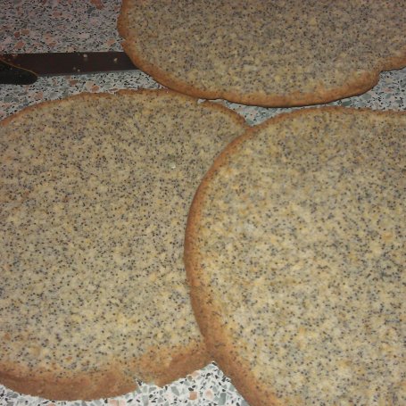 Krok 2 - tort makowy z galaretką herbacianą foto