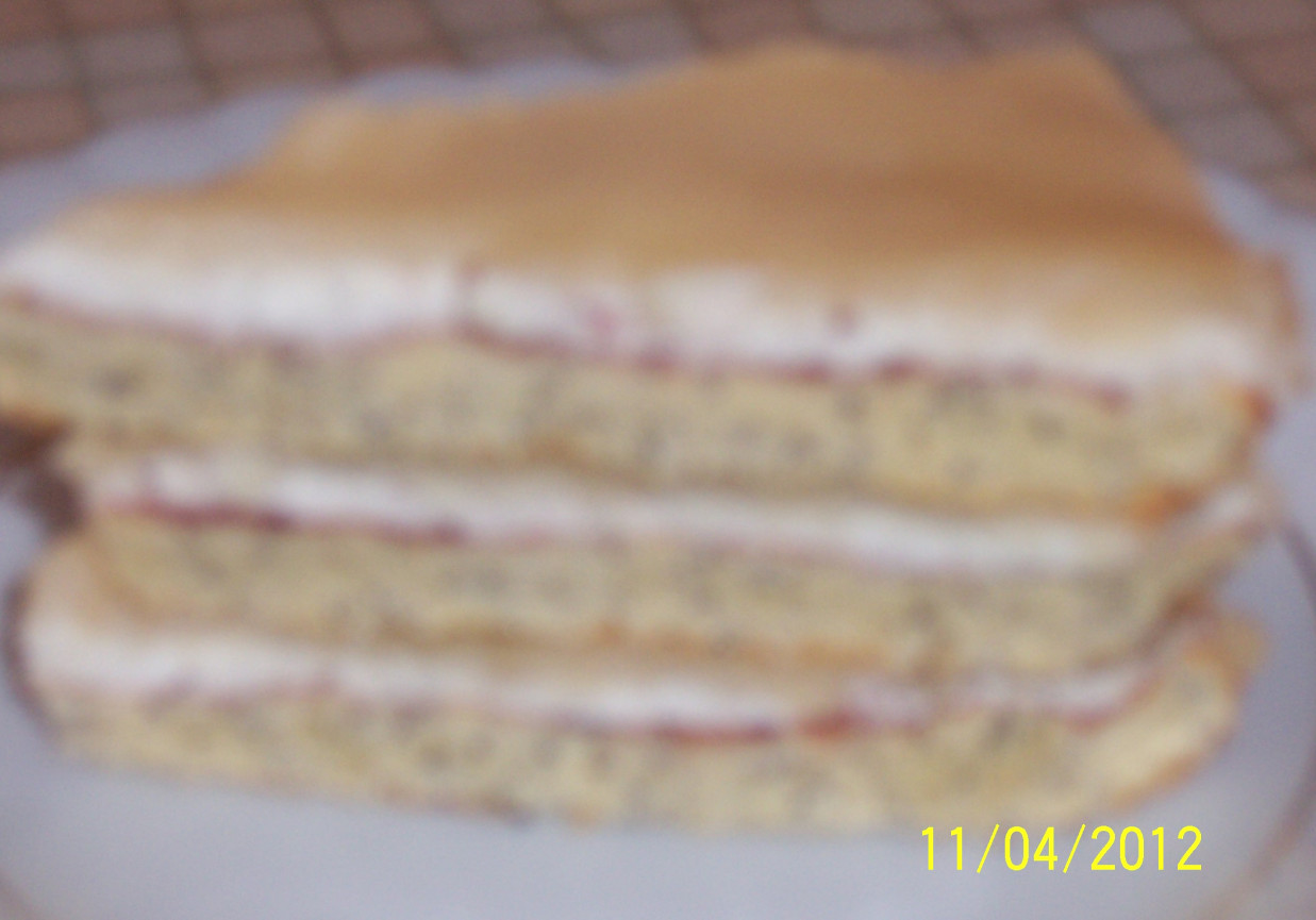 Tort makowy z marcepanem foto