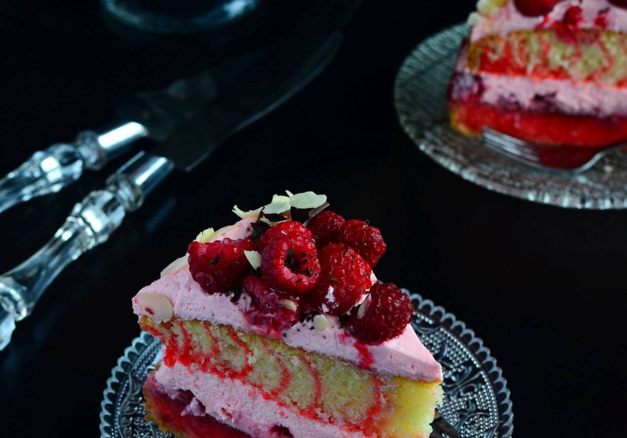 Tort malinowo-truskawkowa fantazja foto