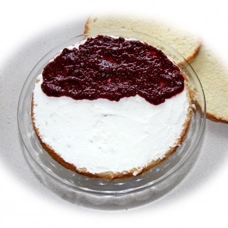 Krok 3 - Tort malinowy z mascarpone foto