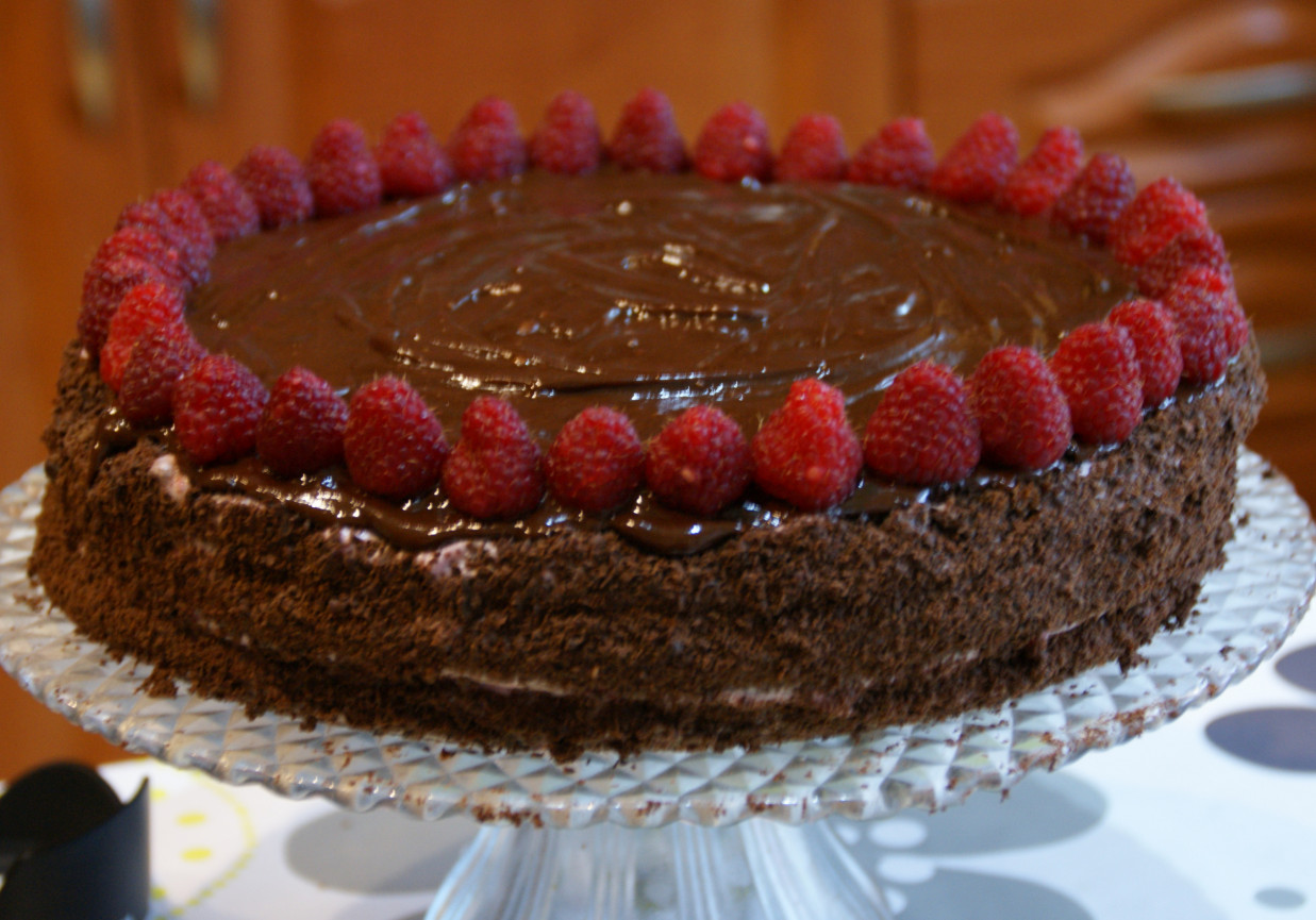 tort mocno czekoladowy foto