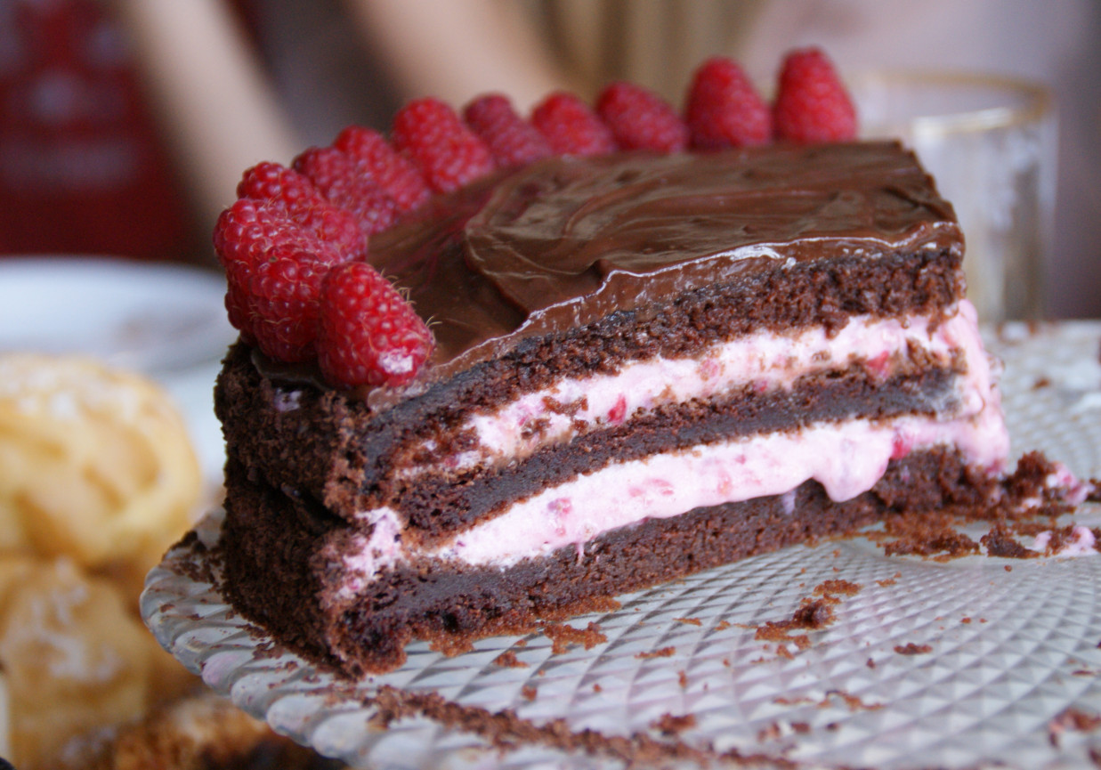 tort mocno czekoladowy foto