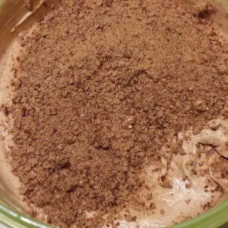 Krok 5 - Tort Nesquik z truskawkami foto