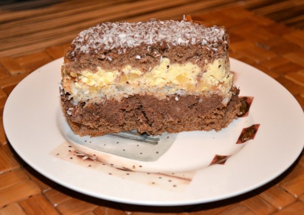 Fotografia przedstawiająca Tort orzechowo-czekoladowy