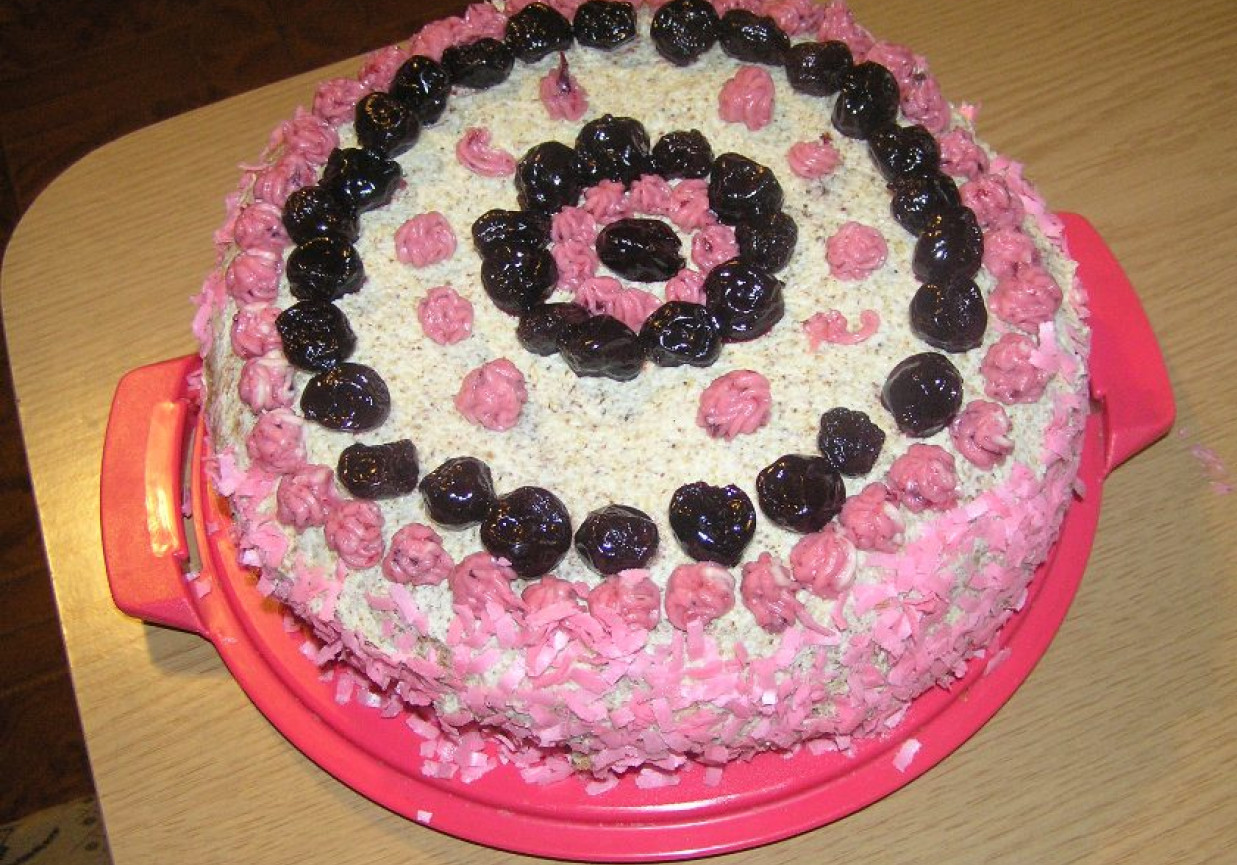 Tort orzechowo-wisniowy foto